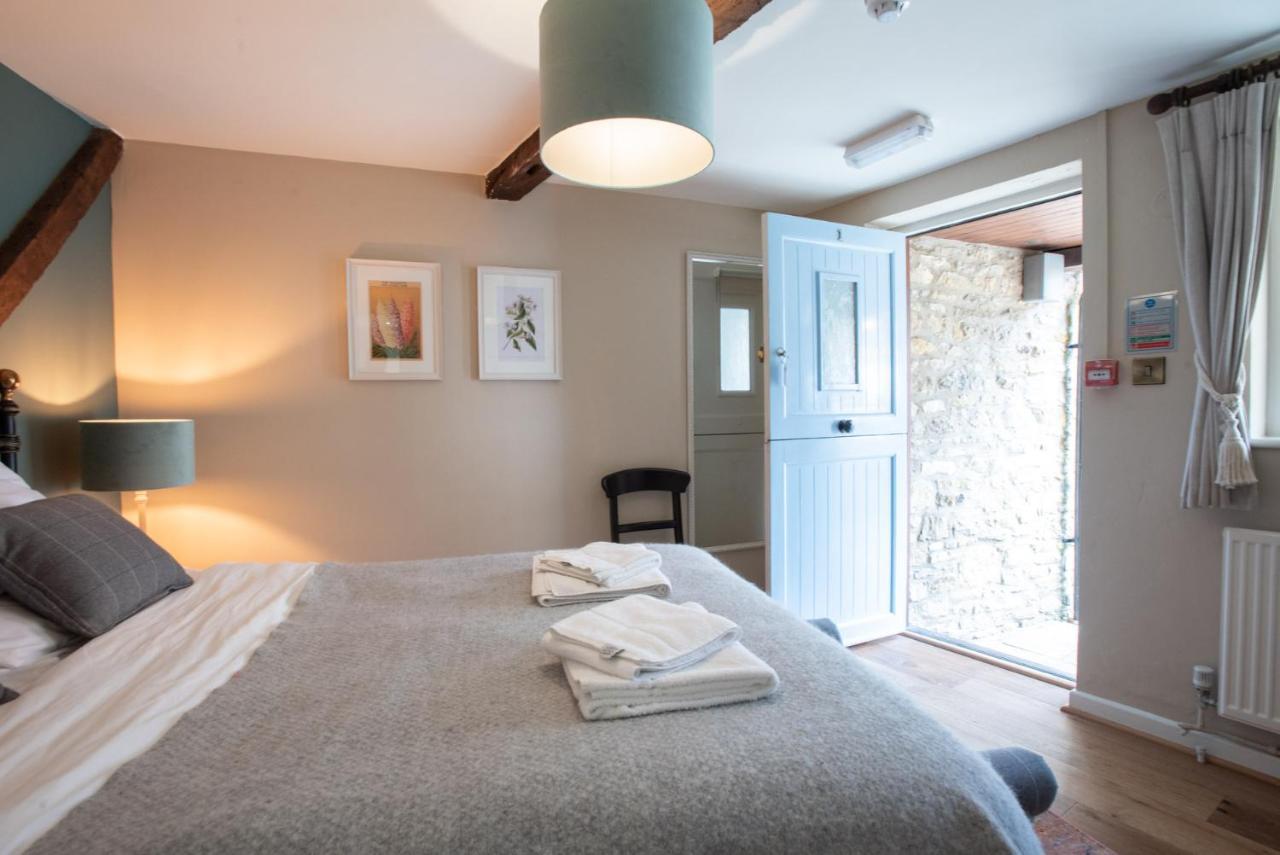 Bed and Breakfast The Talkhouse Stanton Saint John Exteriér fotografie
